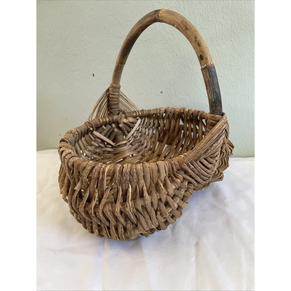 The Unbranded Brand vintage primitive