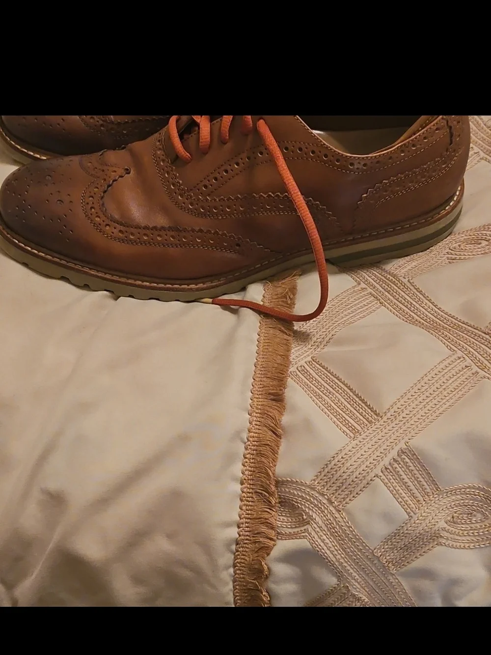 Kenneth Cole brown leather