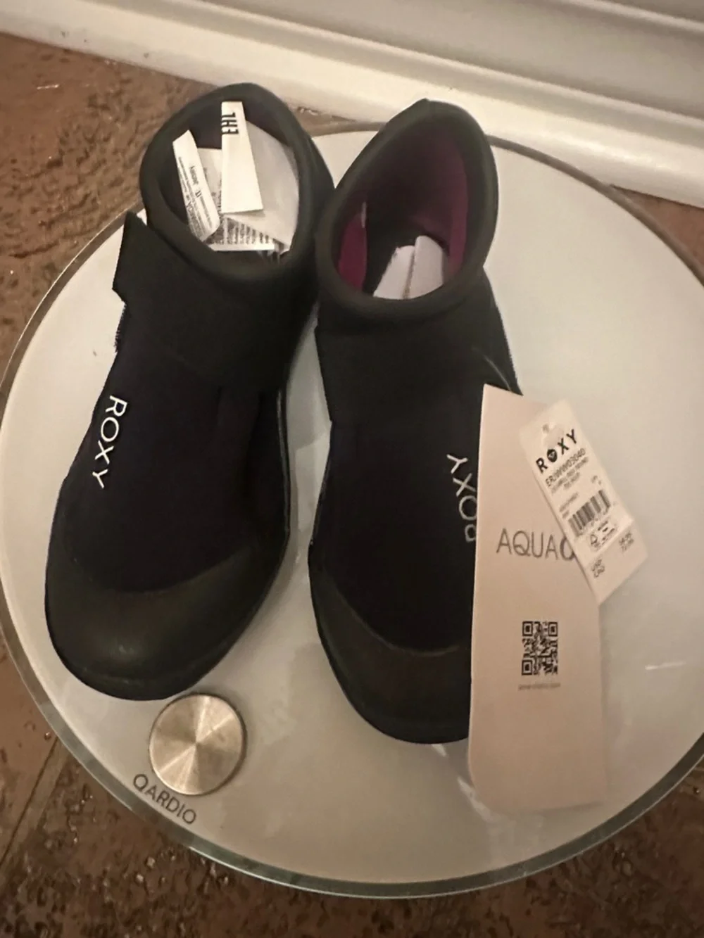Roxy slip water