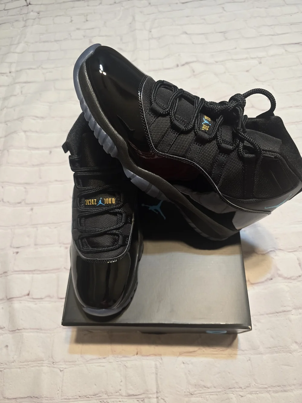 Jordan sleek black