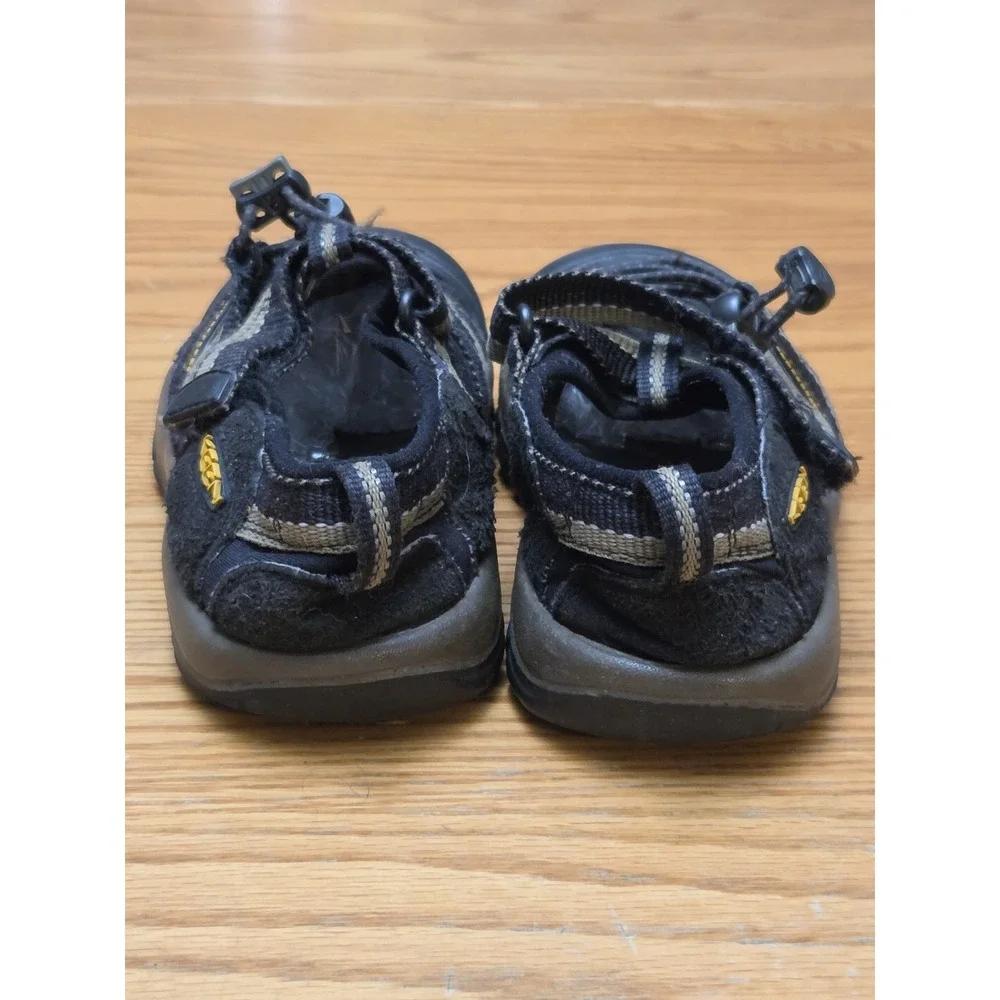 Keen Newport H2 Waterproof Trail Hiking Sandals Gray Black Boys Youth Sz 4.5 - 5