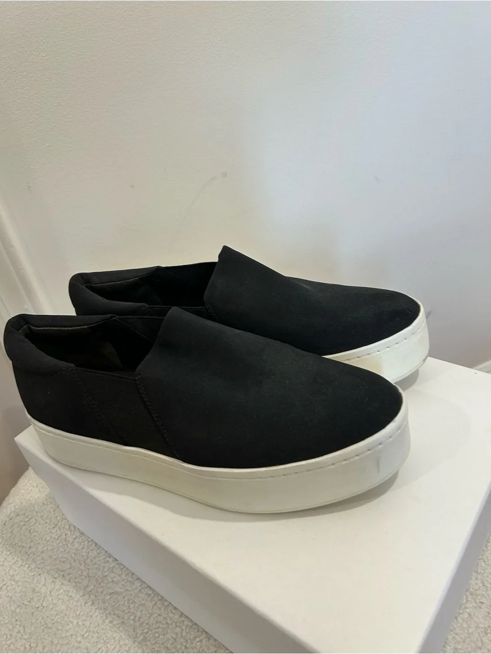 Vince Warren Black Slip-On Platform Sneakers Size 7