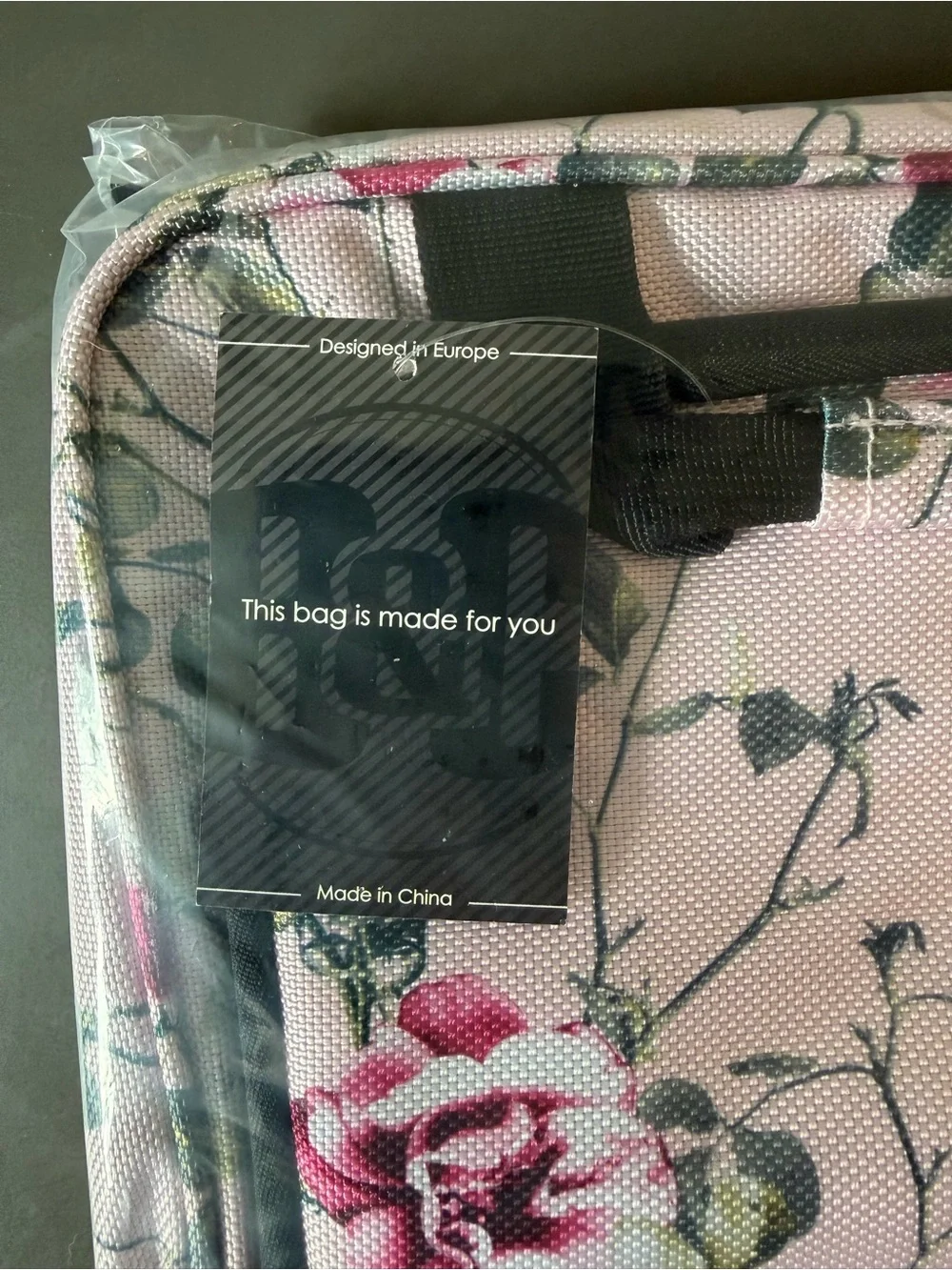 Bang & Carsen compact pink