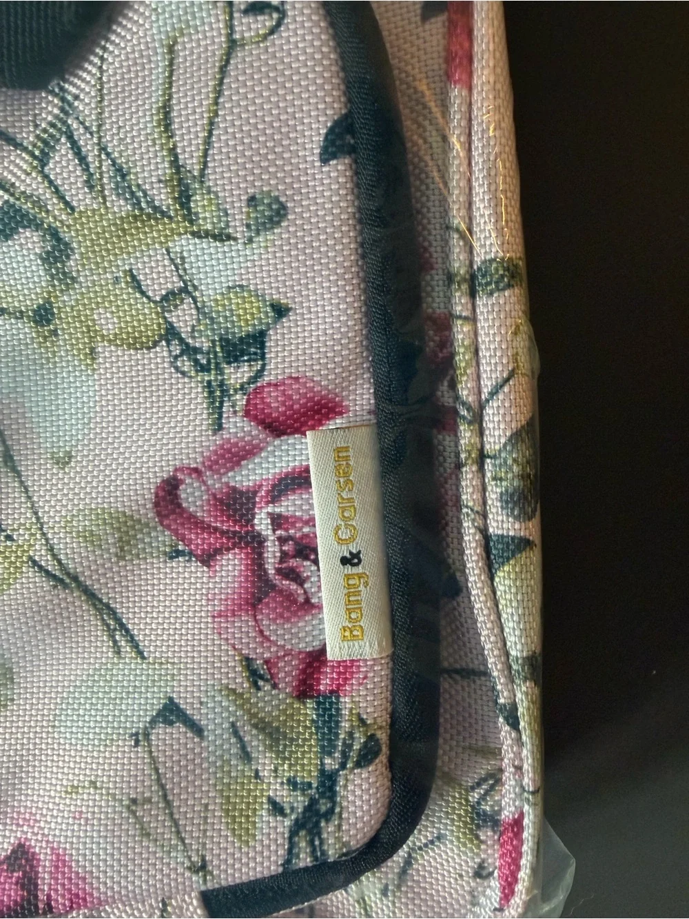 Bang & Carsen compact pink
