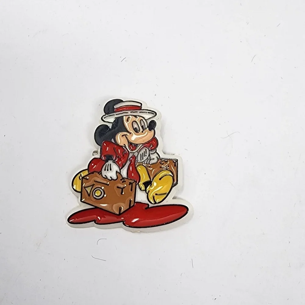 Vintage Disney World 1980s‎ Traveling Mickey Mouse Traveling Man Suitcase Pin