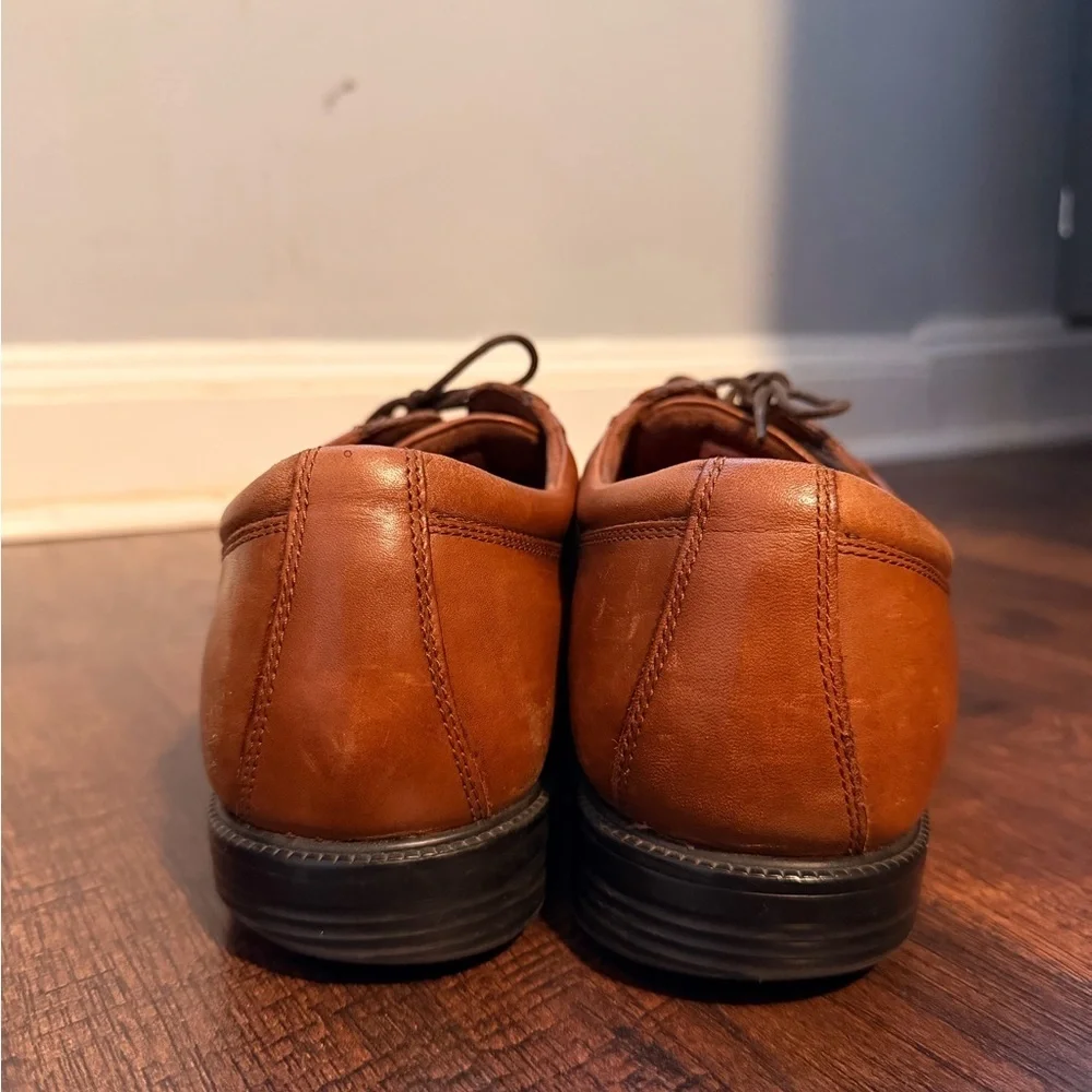 Rockport sleek tan