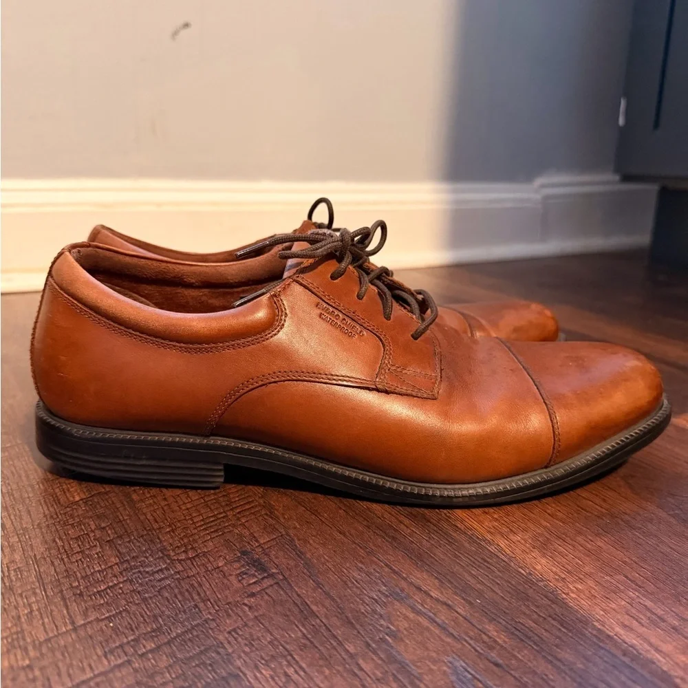Rockport sleek tan