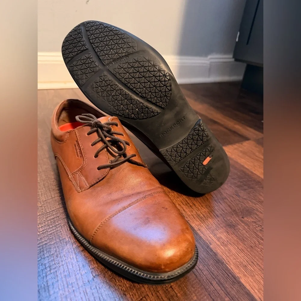 Rockport sleek tan