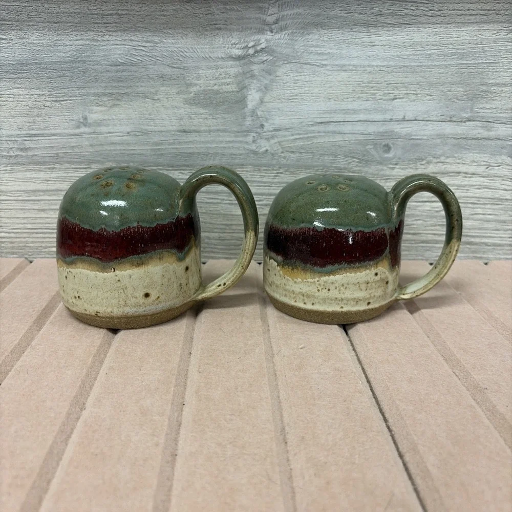 Art Pottery Glazed Over Speckled Stoneware Salt And Pepper Shakers (C7)