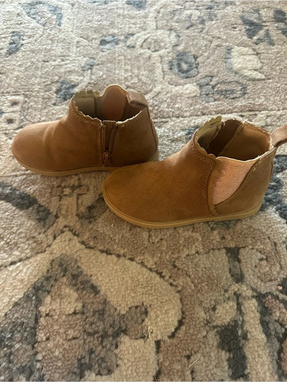 Tucker and tate stylish tan