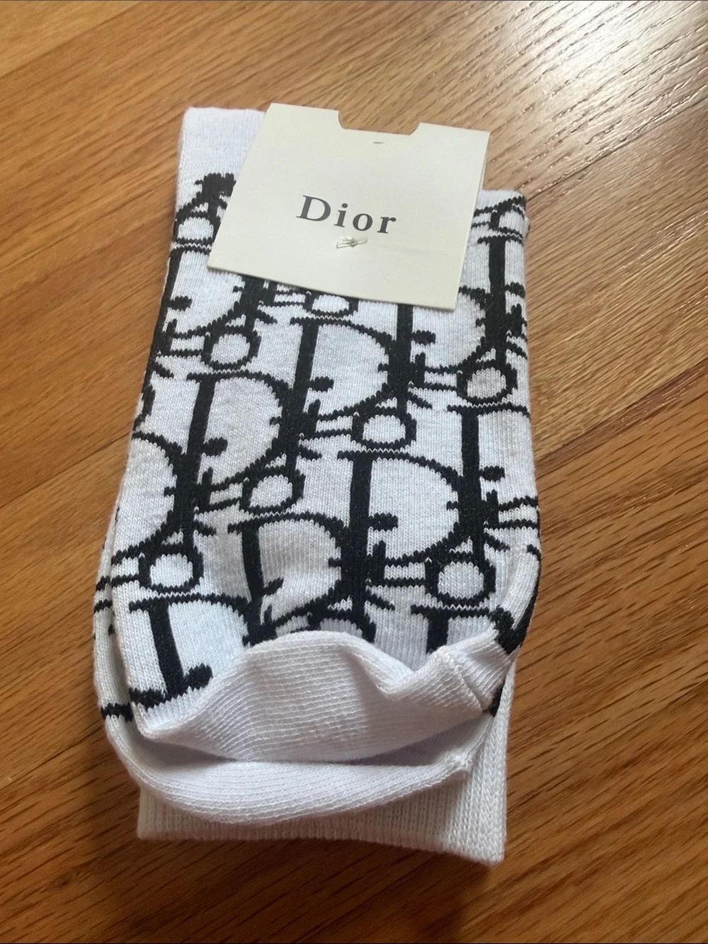 N/A pairs socks