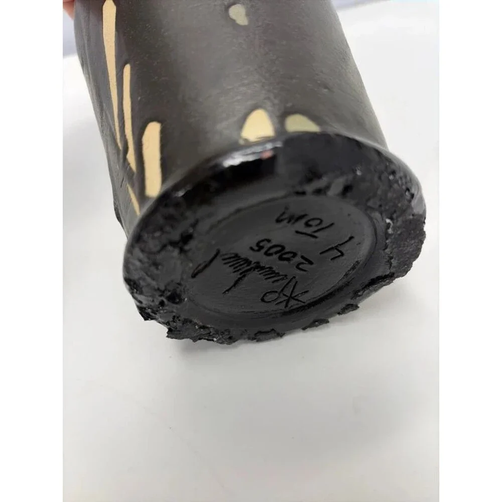 Handmade manufactures being imperfections