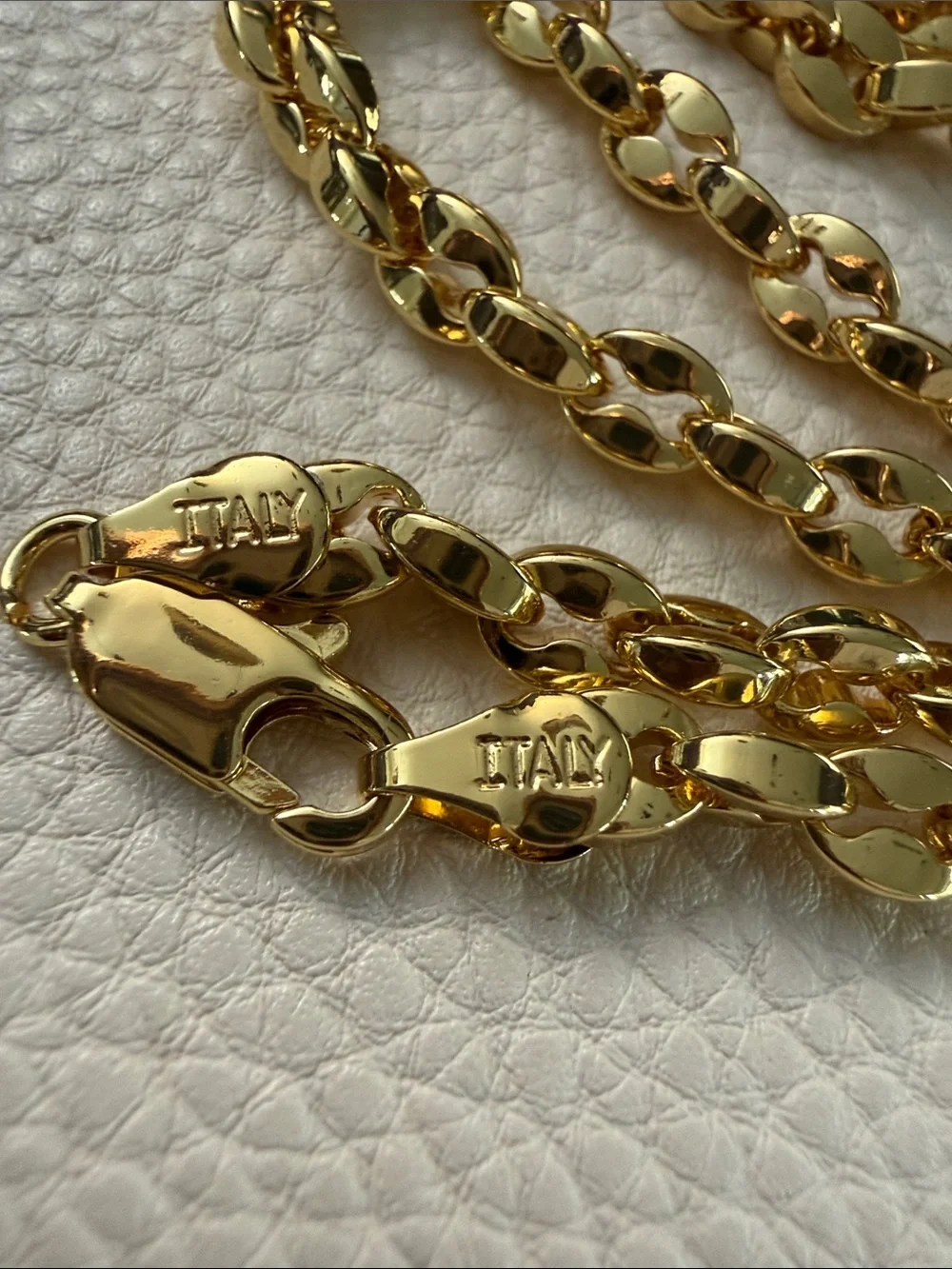 N/A elegant gold