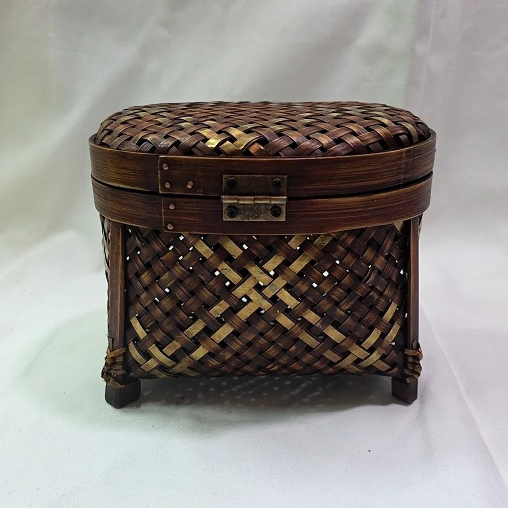 The Unbranded Brand gently used
