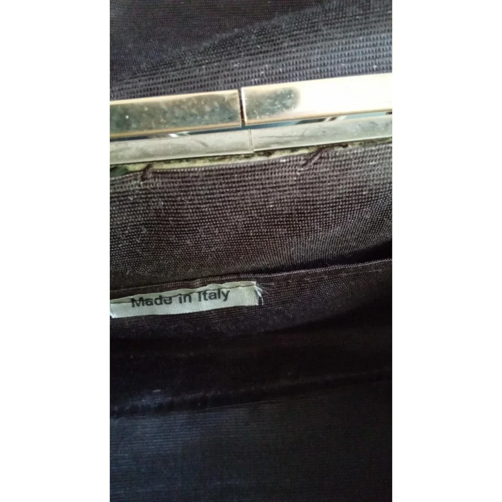 The Unbranded Brand statement piece