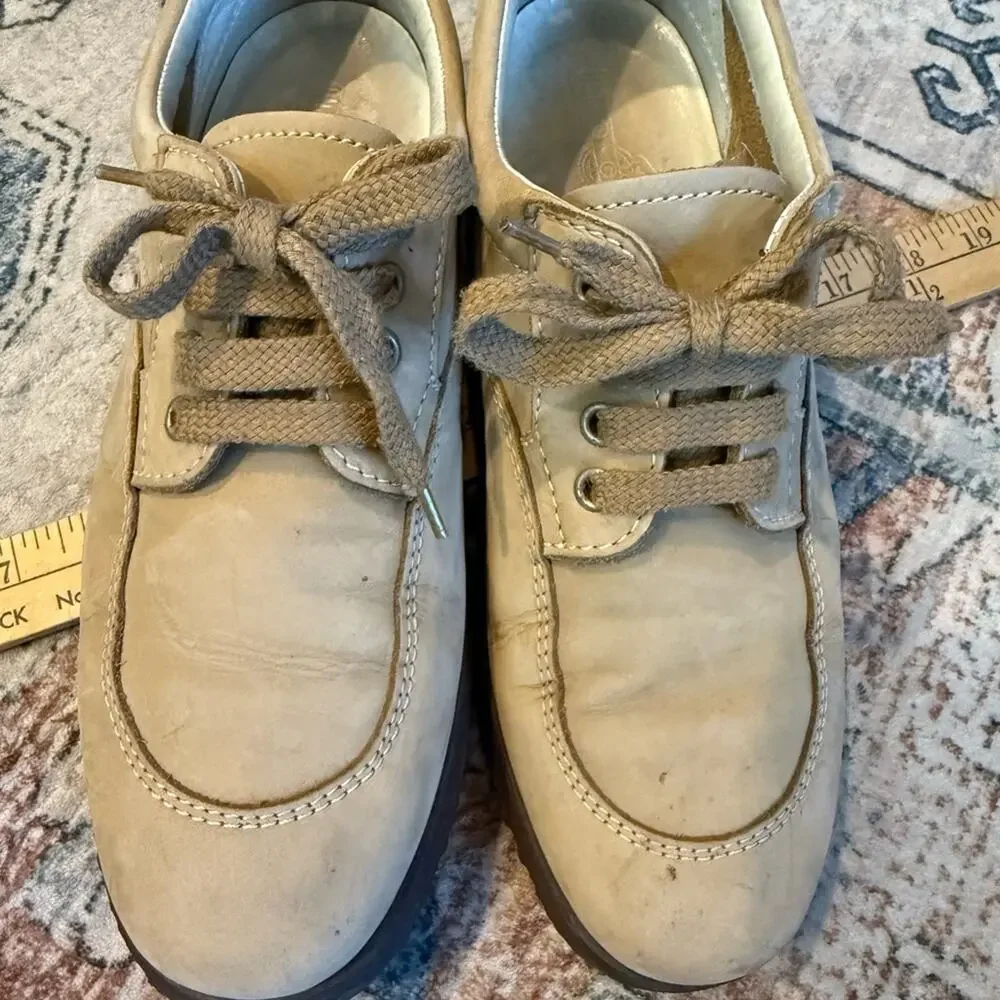 Hogan stylish beige