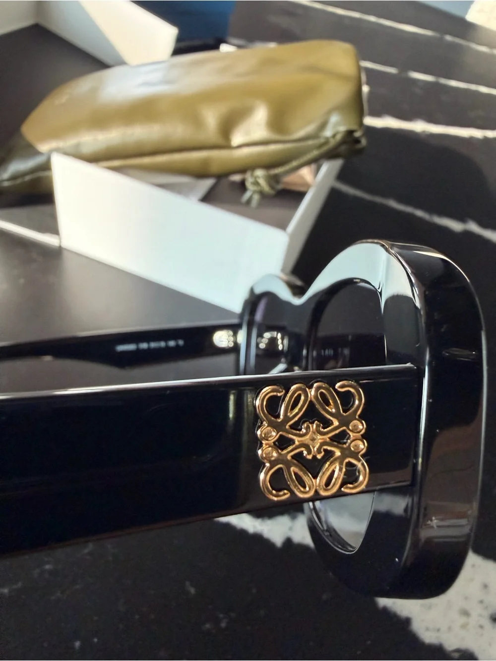Loewe statement oversized
