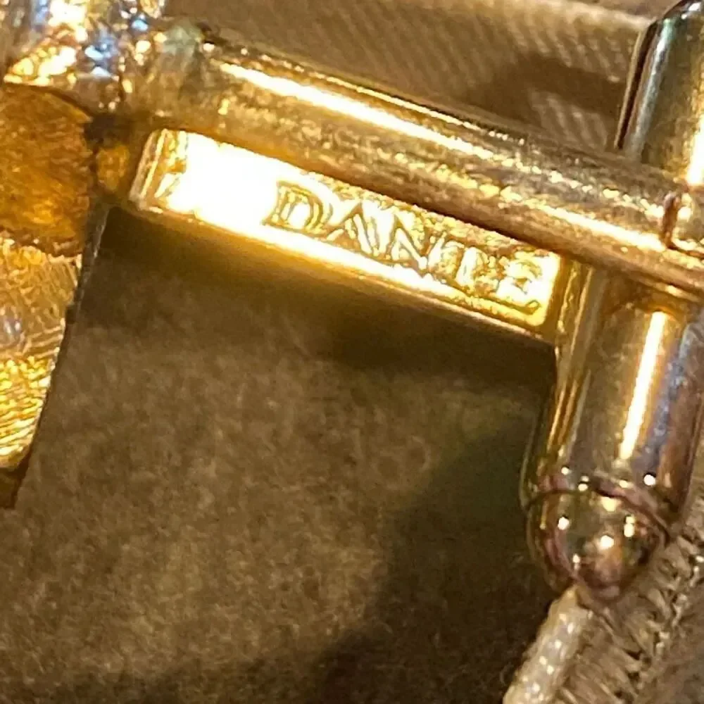 No Brand please gold they
