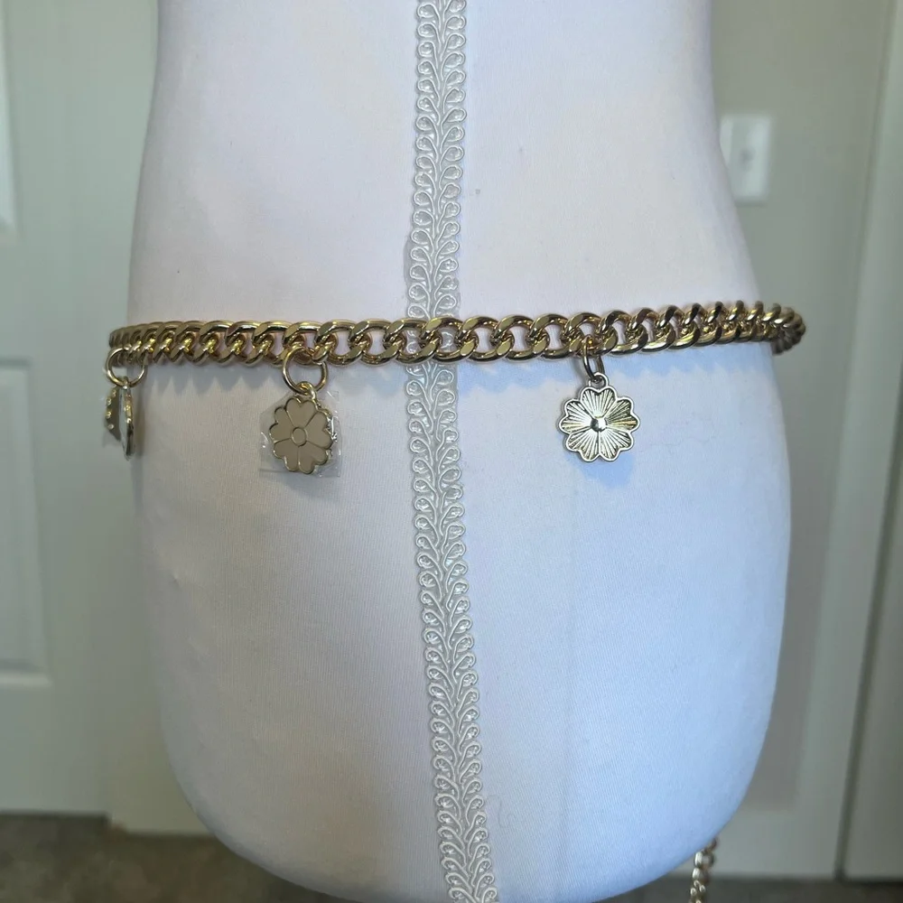 Nanette Lepore Gold tone Black Cream Flower Charm Chain Belt NWT