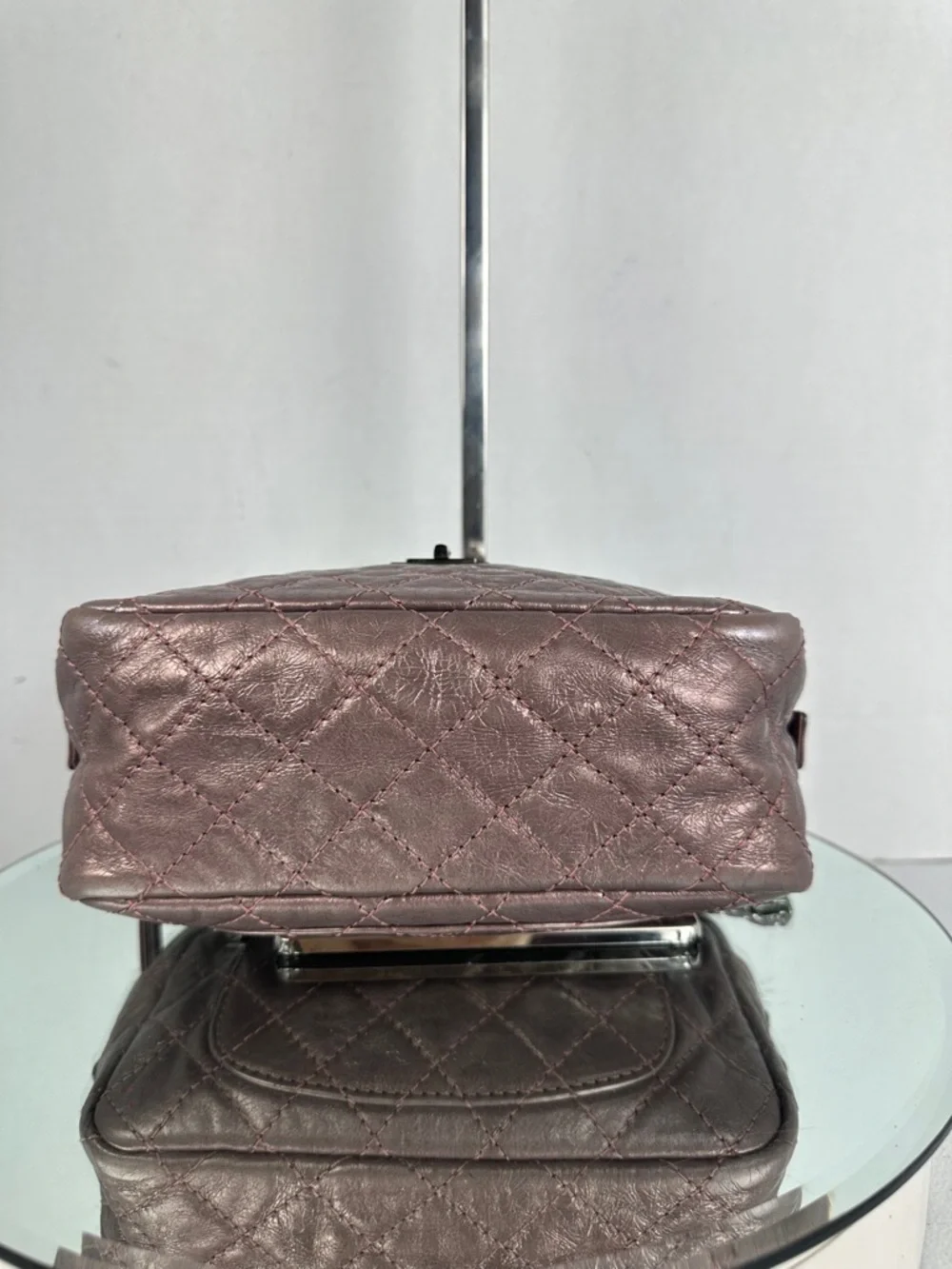 CHANEL quilted shoulder