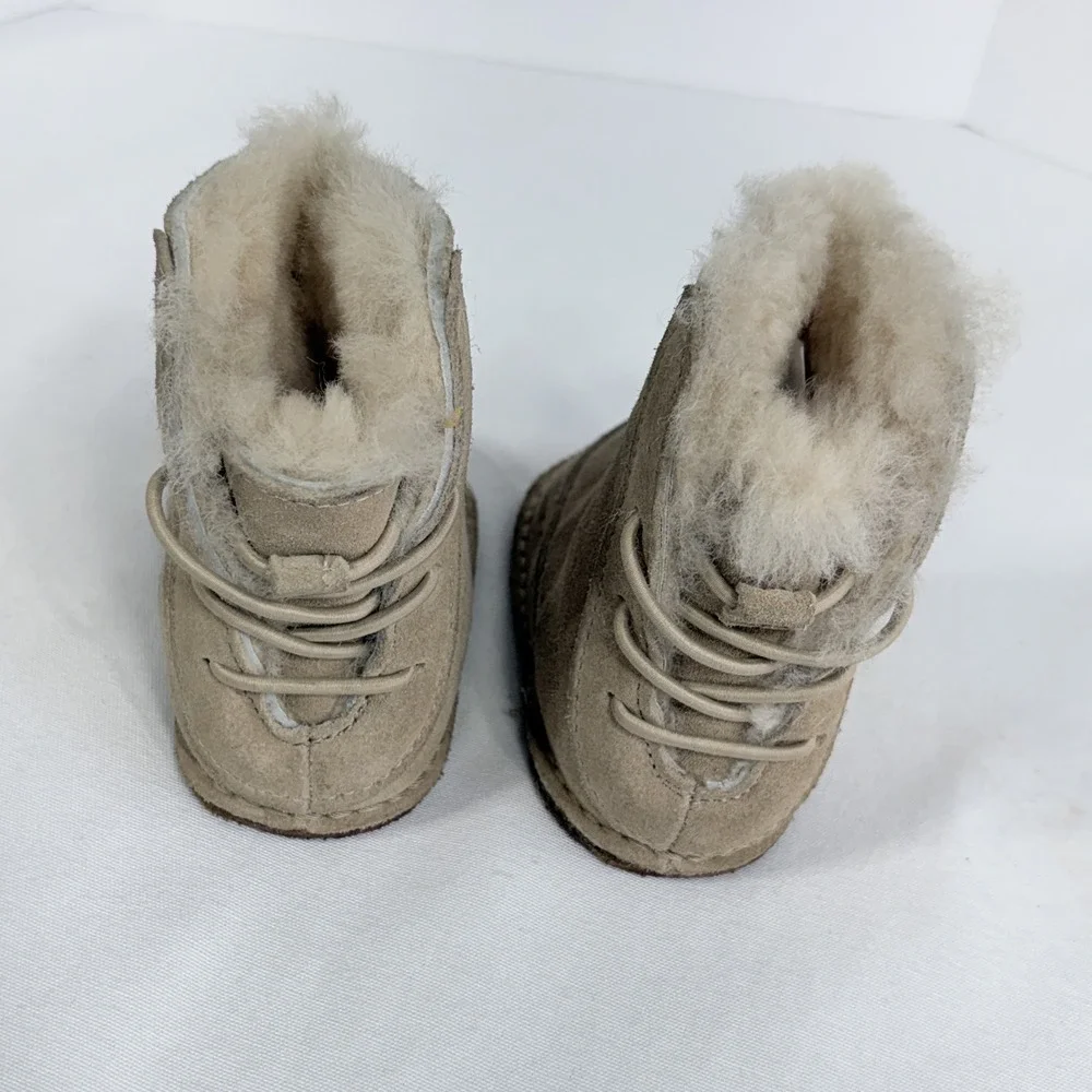 UGG Australia fit flexible
