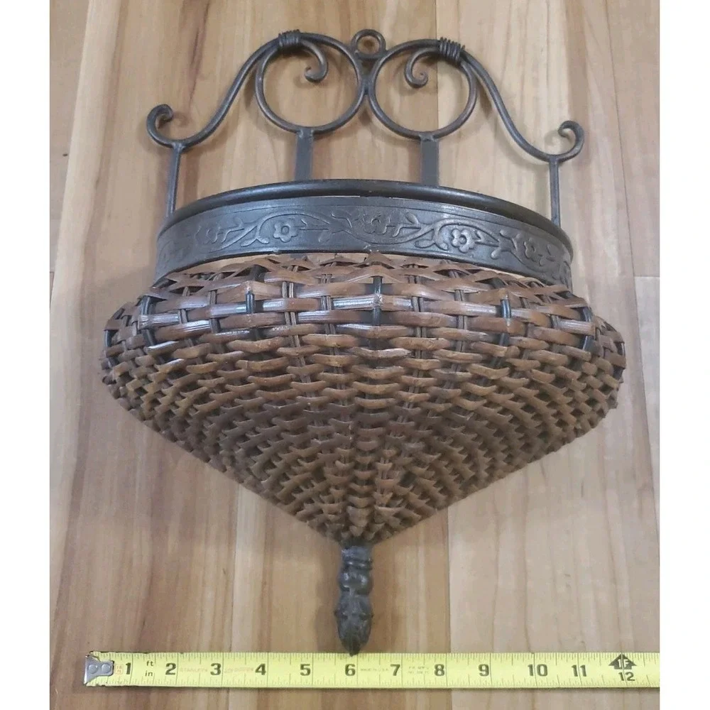N/A vintage wicker