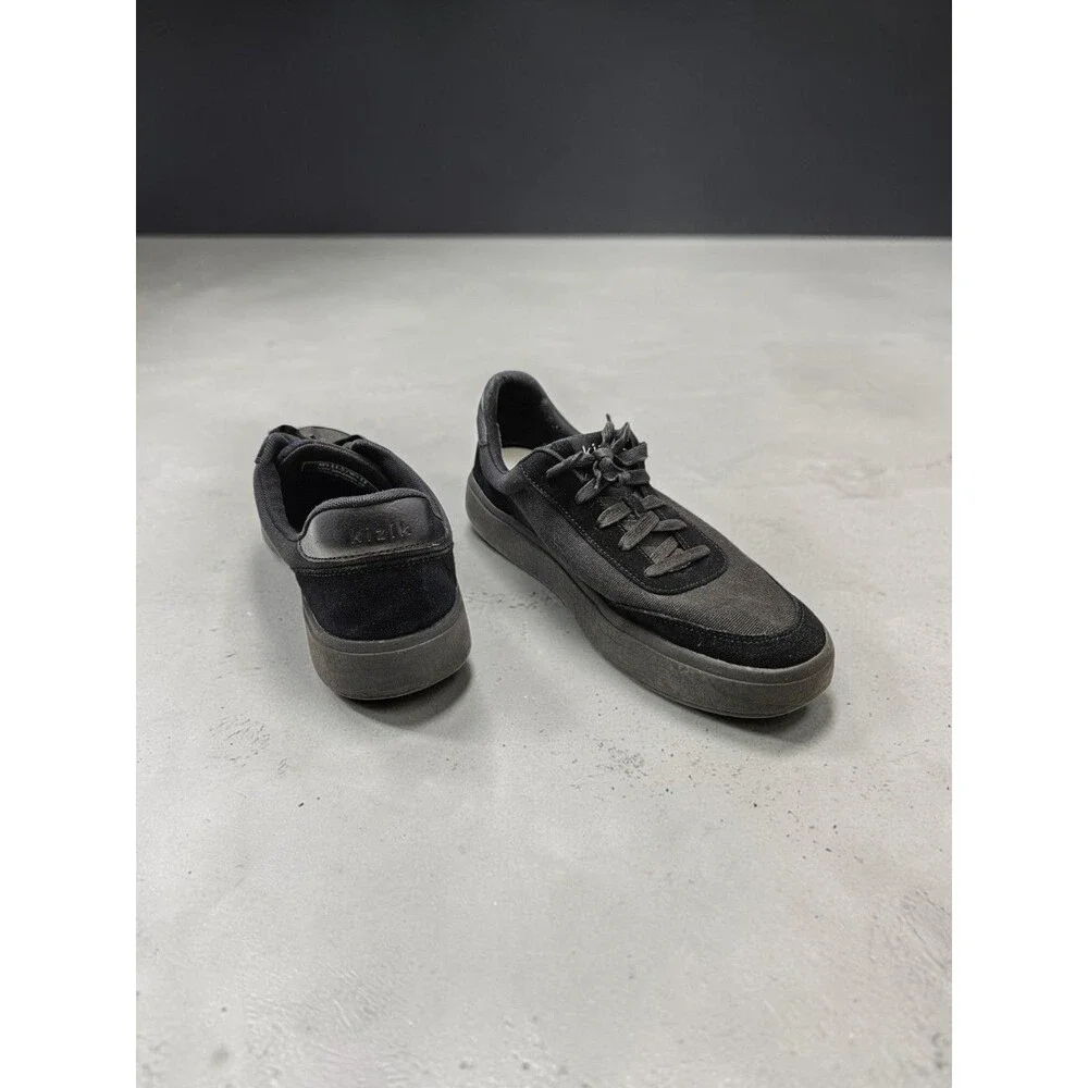 Kizik these shoes
