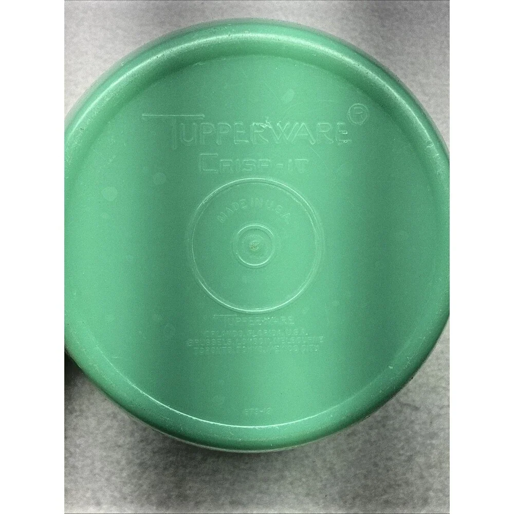 Tupperware vintage crisp