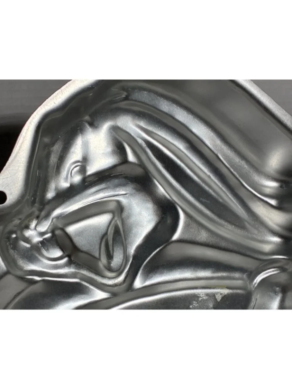 Wilton Bugs Bunny Running Looney Tunes Cake Pan Mold #2105-3200 Aluminum 1996