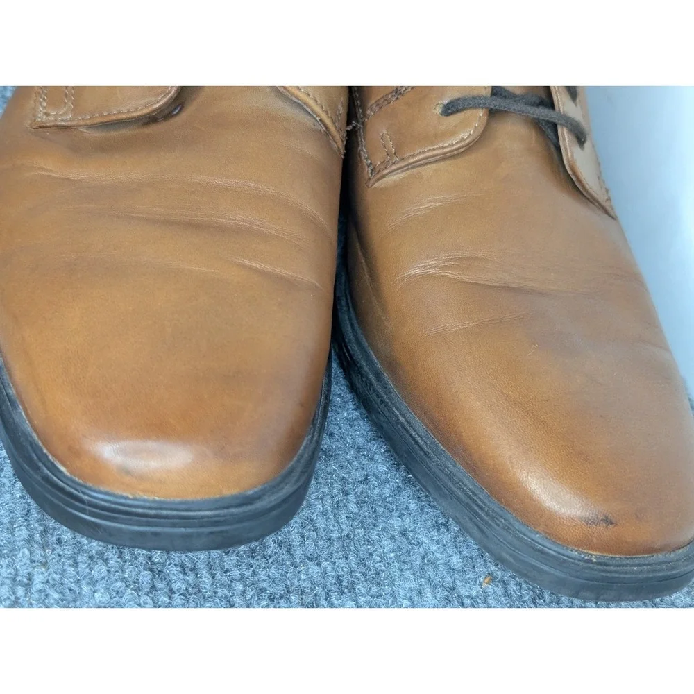 Clarks mark toe