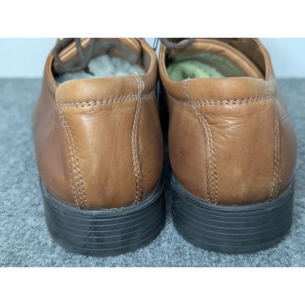 Clarks minimal mark black