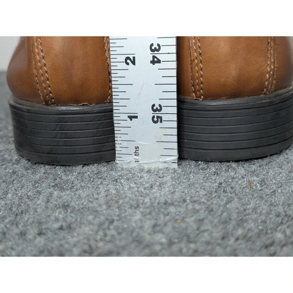 Clarks wear signs