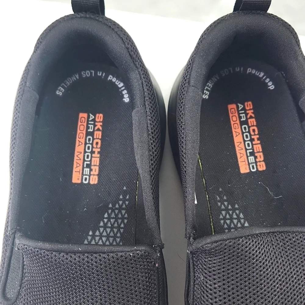 Skechers go max