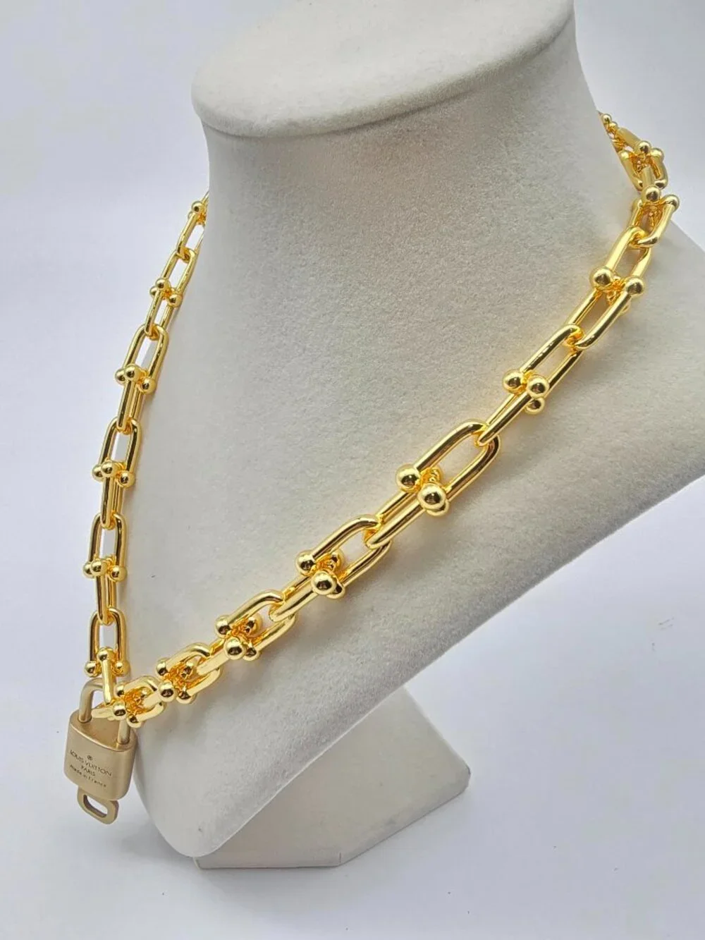 925 Pure Silver 18kPlated HorseShoe Chain w/Authentic Louis Vuitton Gold Padlock