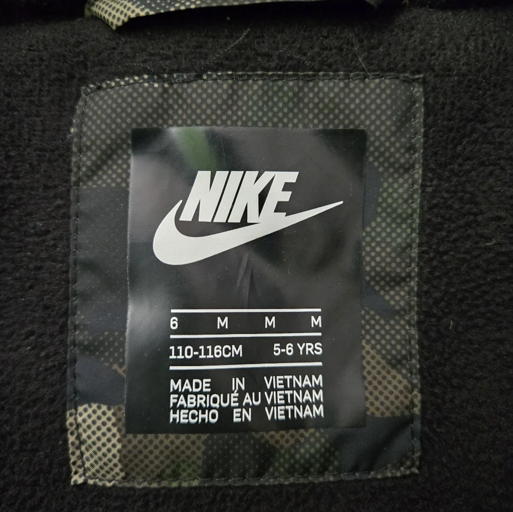 Nike this youth