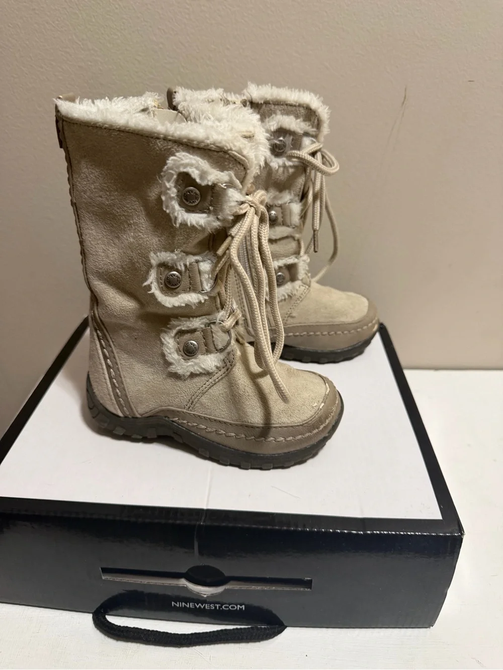 Nine West Girls Daffodil Off White Faux Fur Winter Boots Size 7