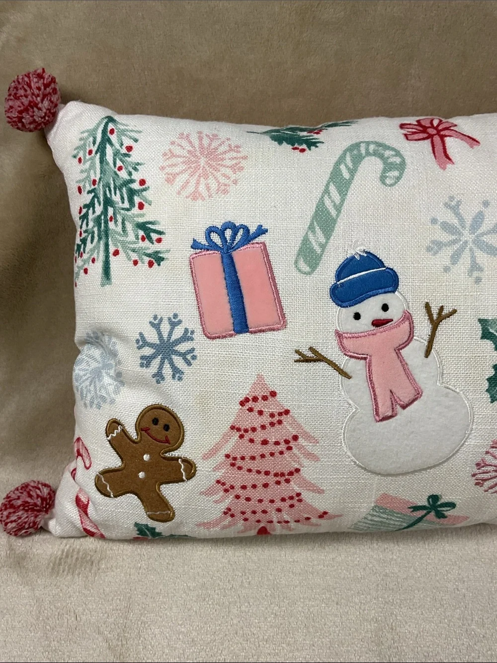 cupcakes & cashmere festive holiday