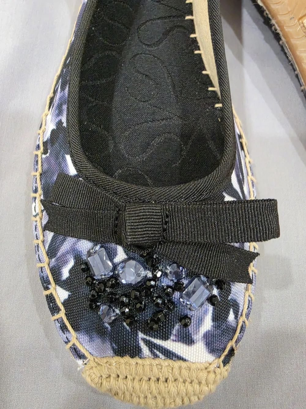 Simply Vera Vera Wang Floral Espadrilles 8.5 Black Purple Bow Slip Ons Flats NEW