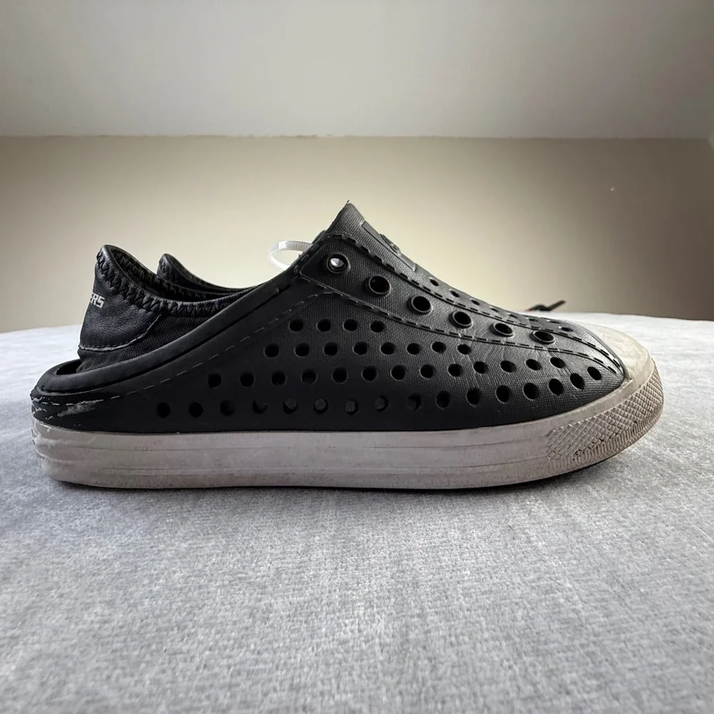 Skechers slip water
