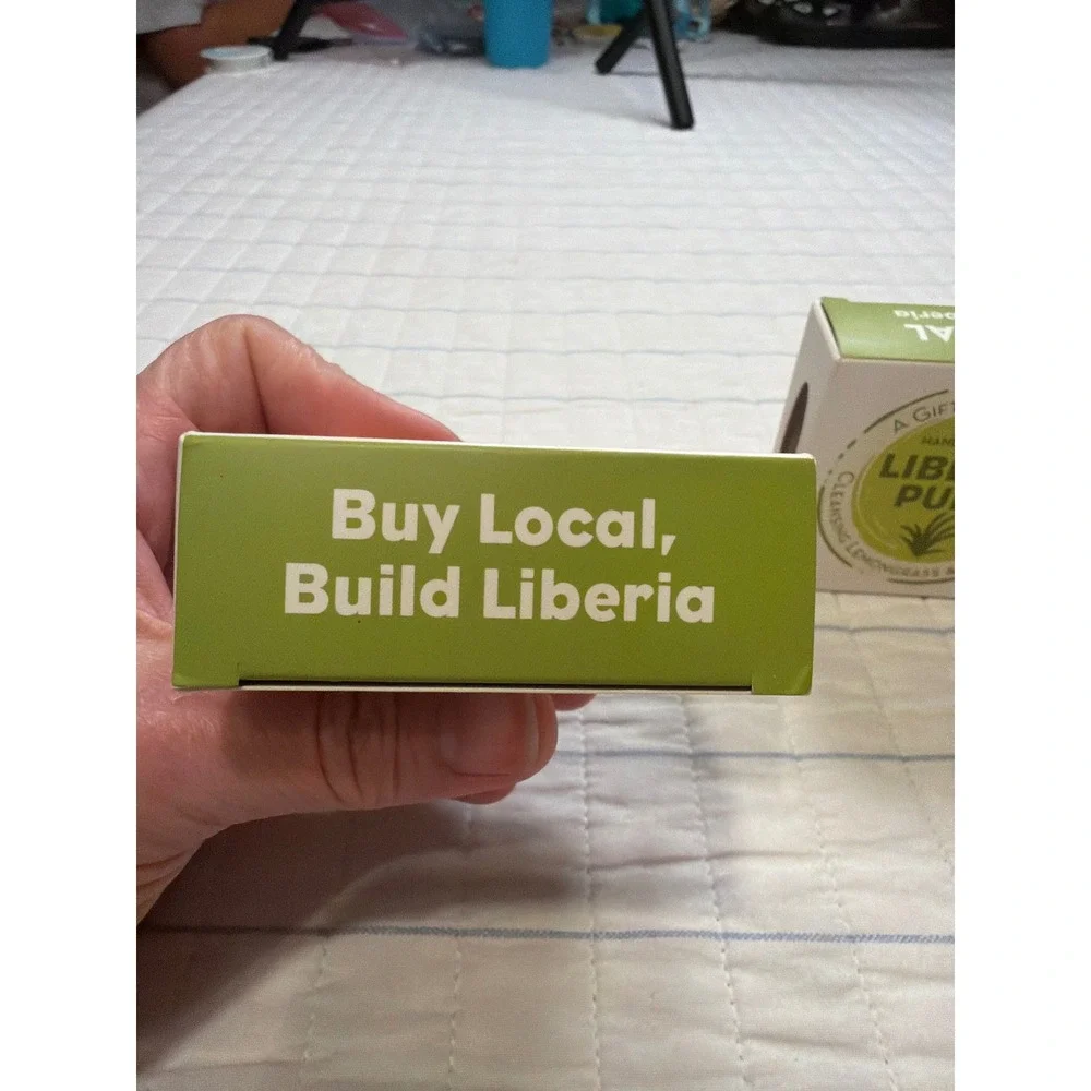 Liberia Pure Cleansing Lemongrass & Charcoal Soap Hand-Crafted Natural 100g‎ 3pk