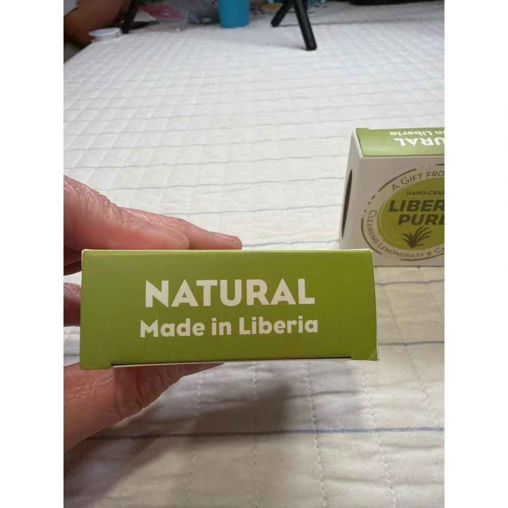 Liberia Pure Cleansing Lemongrass & Charcoal Soap Hand-Crafted Natural 100g‎ 3pk