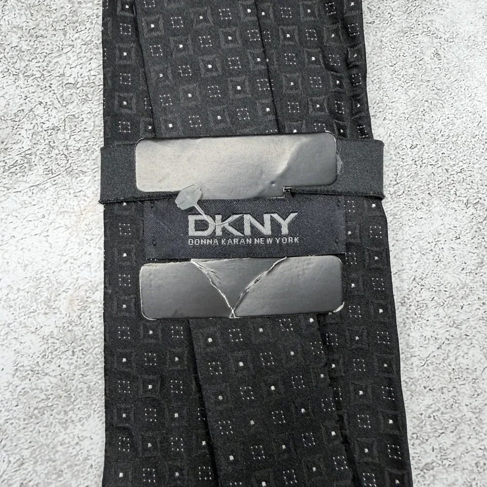 DKNY Silk Tie Mens One Size Black Geometric Jacquard Made‎ In USA Necktie New