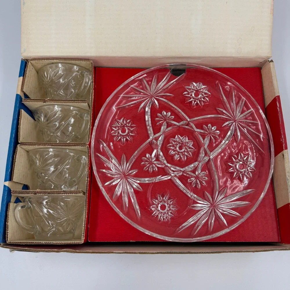 Anchor Hocking Snack Set‎ 8 Piece Clear Early American Prescut Star Glass