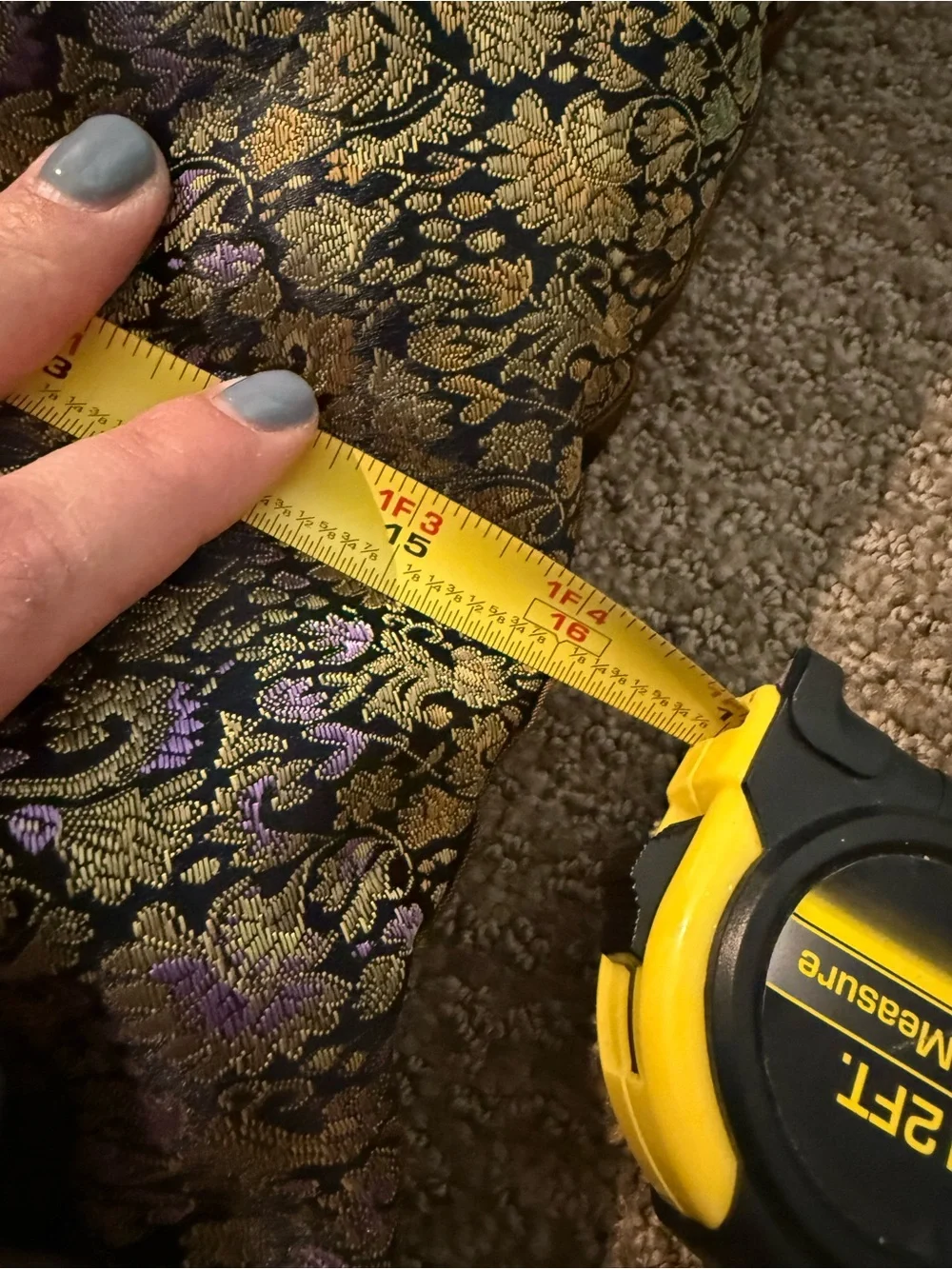 N/A brown throw