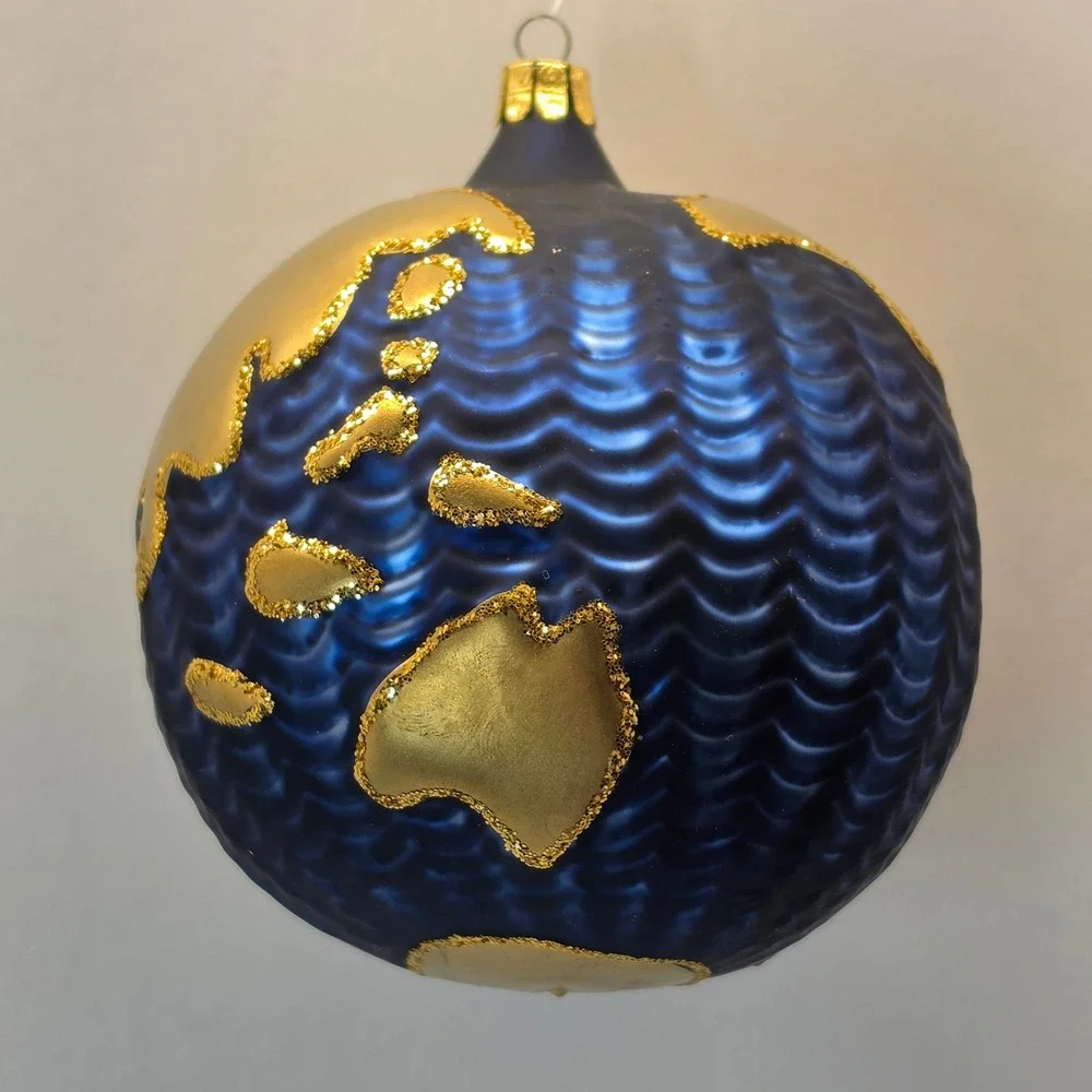 Unbranded this hand