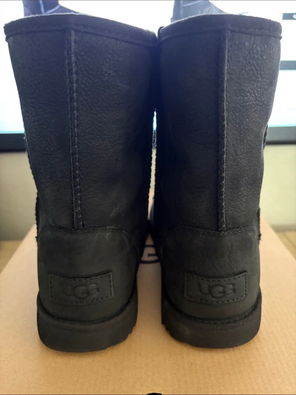 UGG classic short