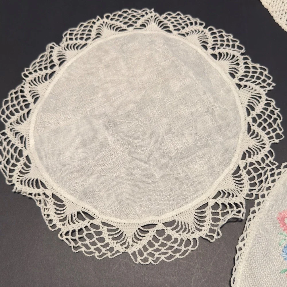 Vtg Doilies White Crochet Floral Embroidered Mixed 7pc Mixed Sizes Cottagecore