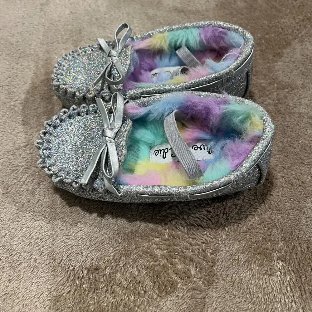 Olive & Edie this listing