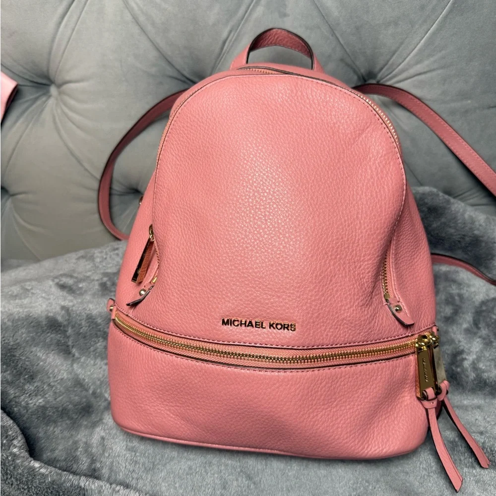MICHAEL Michael Kors questions leave