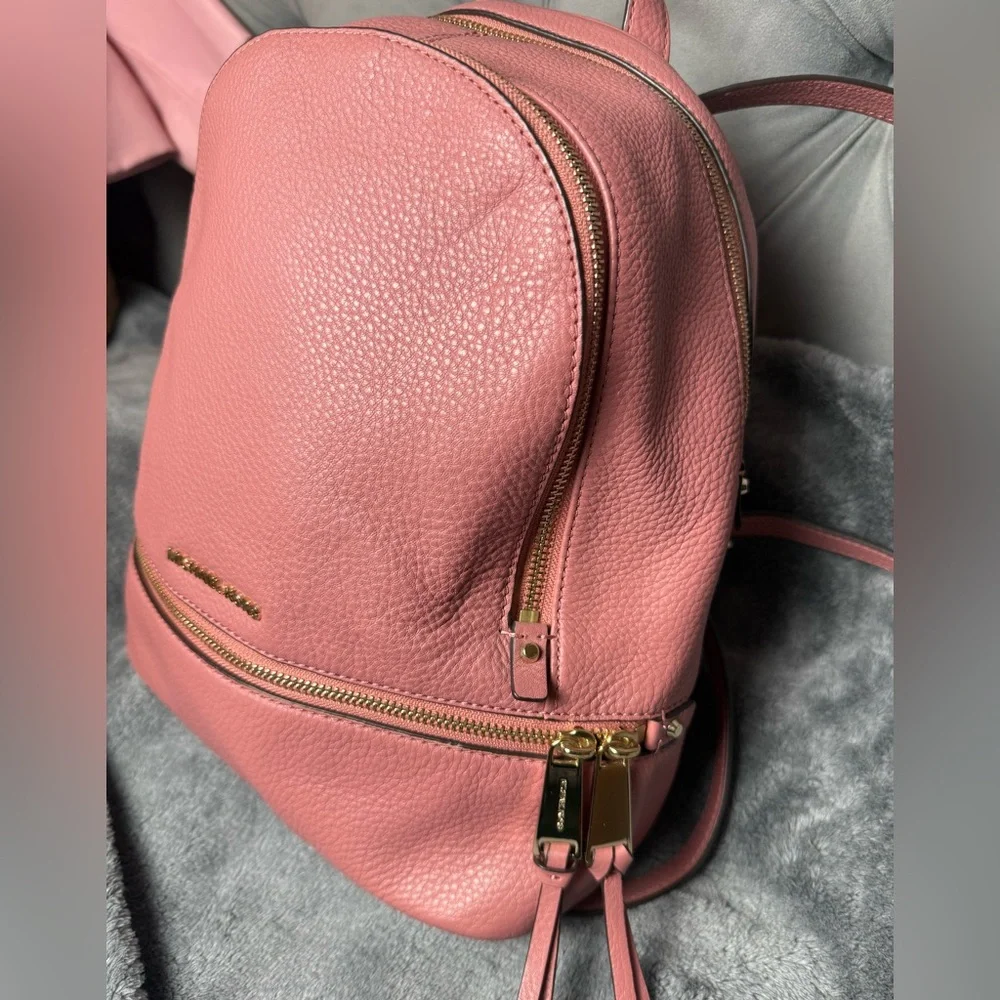 MICHAEL Michael Kors questions leave